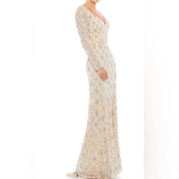 NWT -MAC DUGGAL - GEOMETRIC EMBELLISHED EVENING GOWN - 6378/6.120 SIZE 12 - Picture 3 of 5